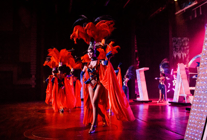 Экскурсия «Альказар» шоу в Паттайе 1